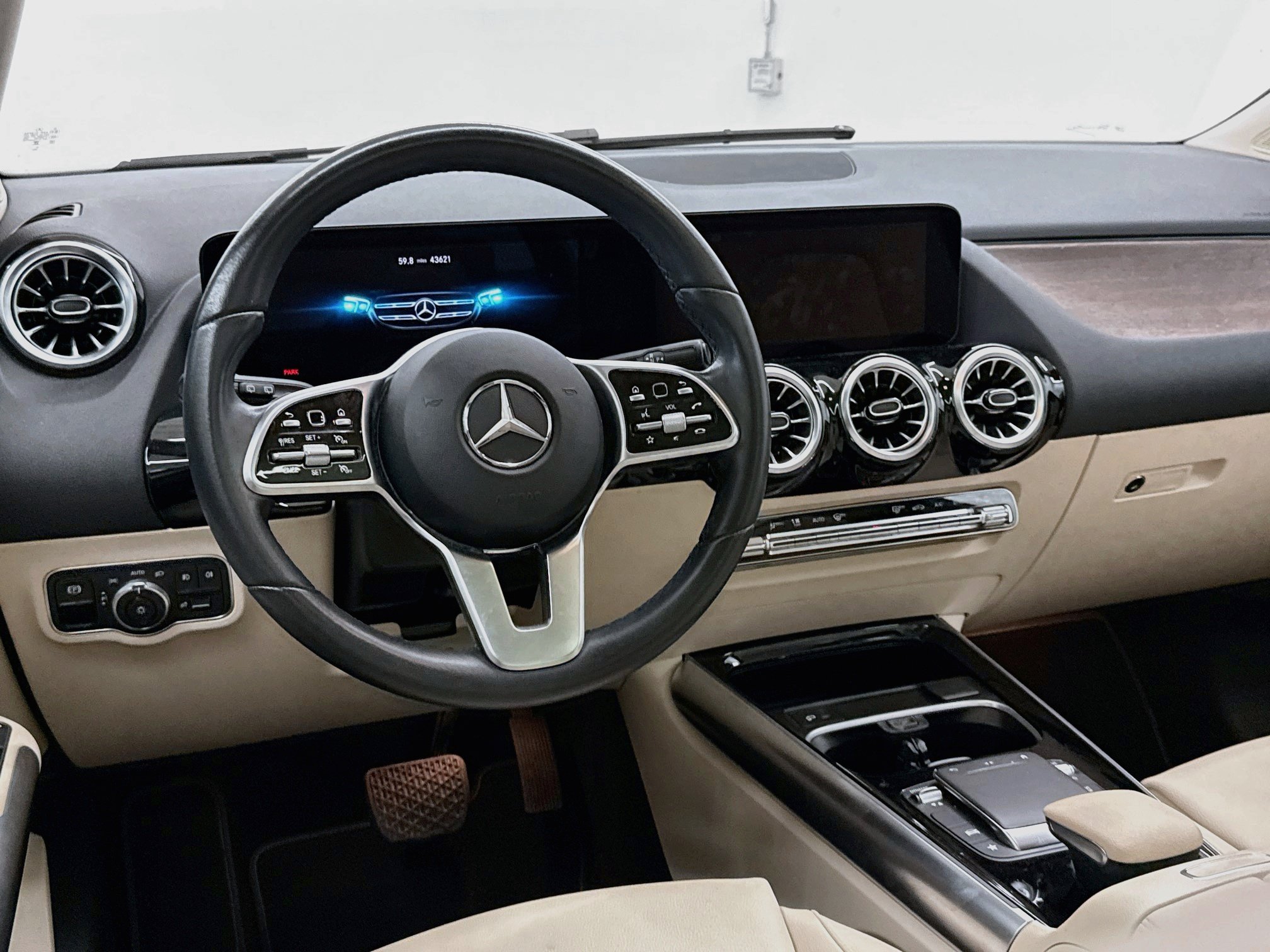 Used 2023 Mercedes-Benz GLA 250 w/ Premium Package image 18