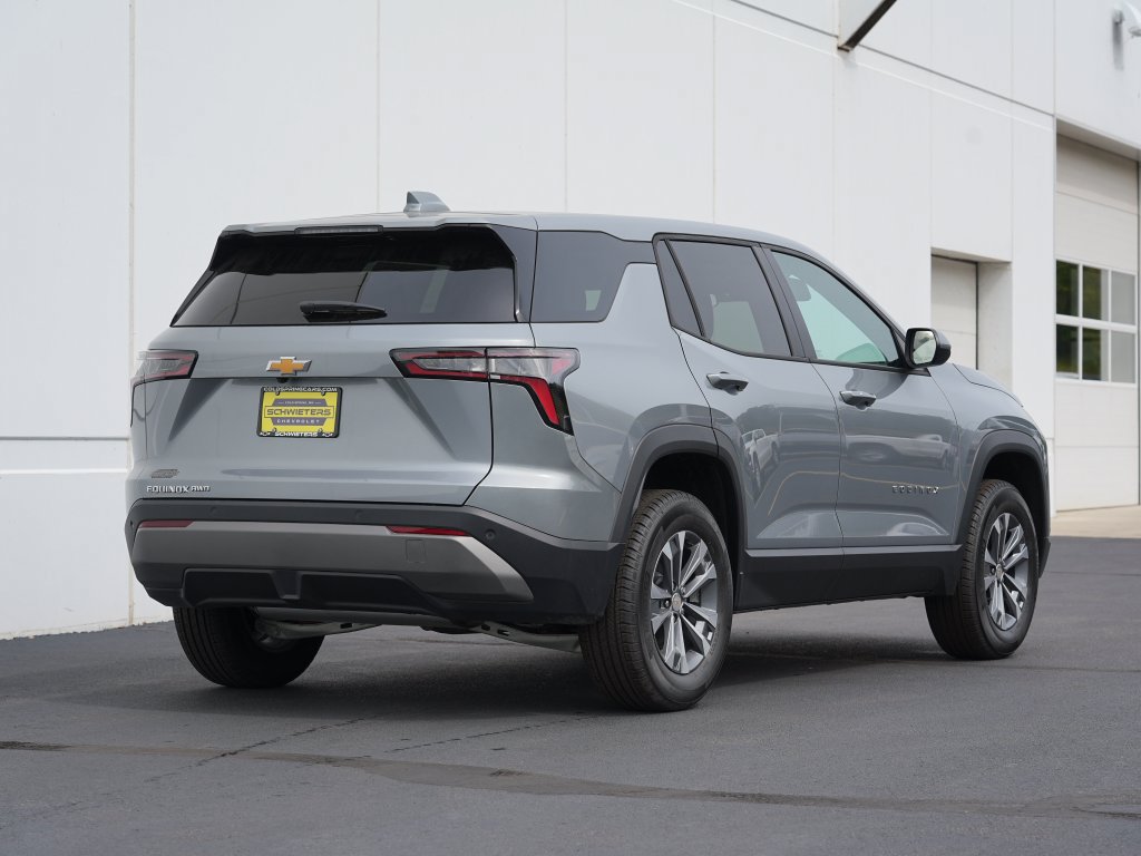 New 2027 Chevrolet Equinox LT w/ LPO, Floor Liner Package AWD/4WD image 4