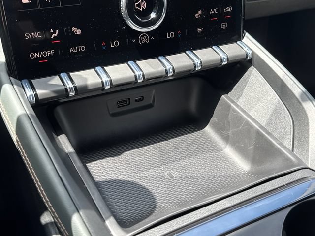 New 2026 GMC Terrain AT4 w/ LPO, Floor Liner Package AWD/4WD image 31