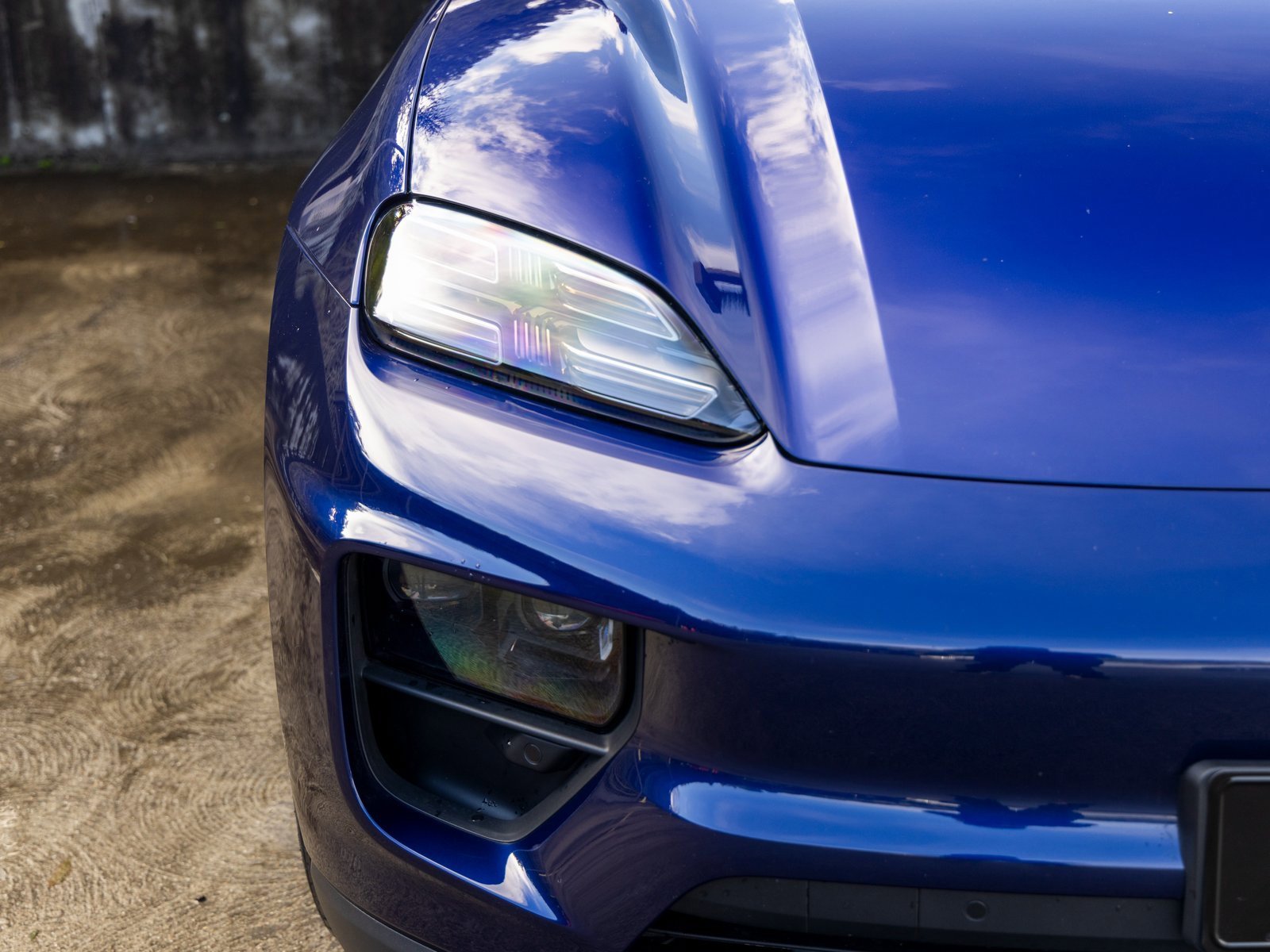 Certified 2024 Porsche Macan 4 Electric image 14