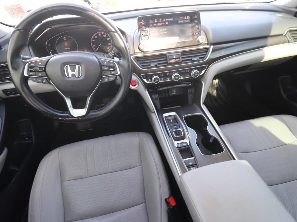 Used 2018 Honda Accord Touring image 9