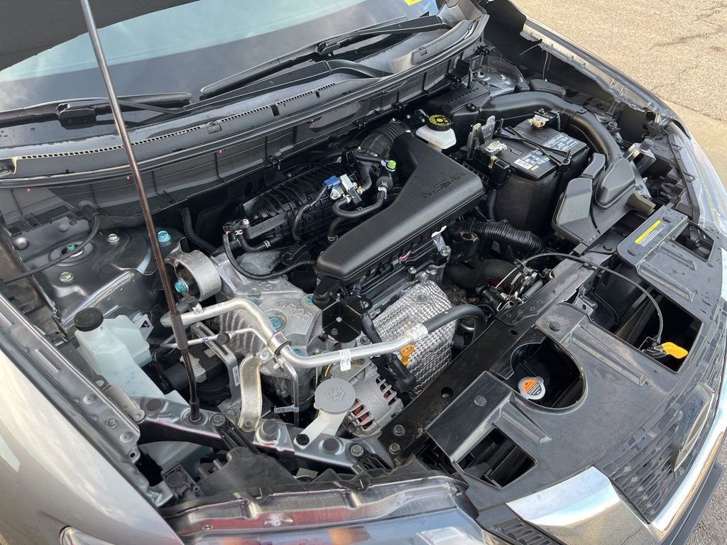 Used 2018 Nissan Rogue S image 11