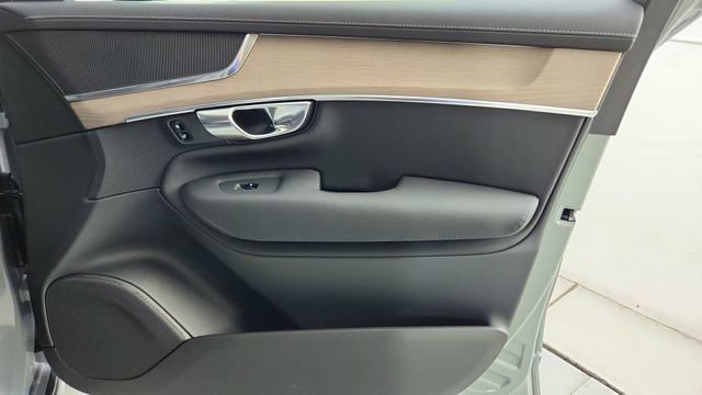 New 2026 Volvo XC90 T8 Plus w/ Protection Package AWD/4WD image 39