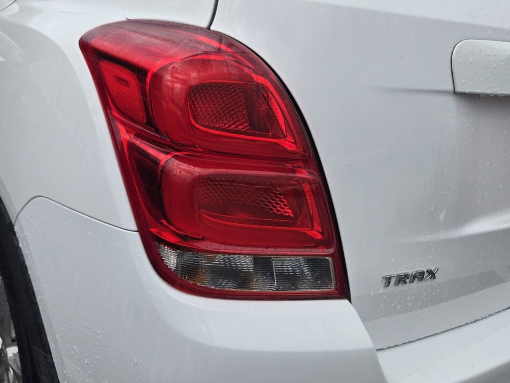 Used 2020 Chevrolet Trax LT FWD image 6