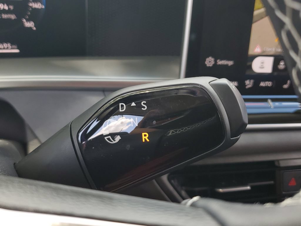 Certified 2026 Volkswagen Tiguan SE FWD image 29