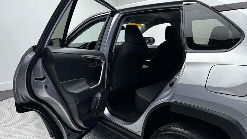 Used 2023 Toyota RAV4 LE FWD image 32