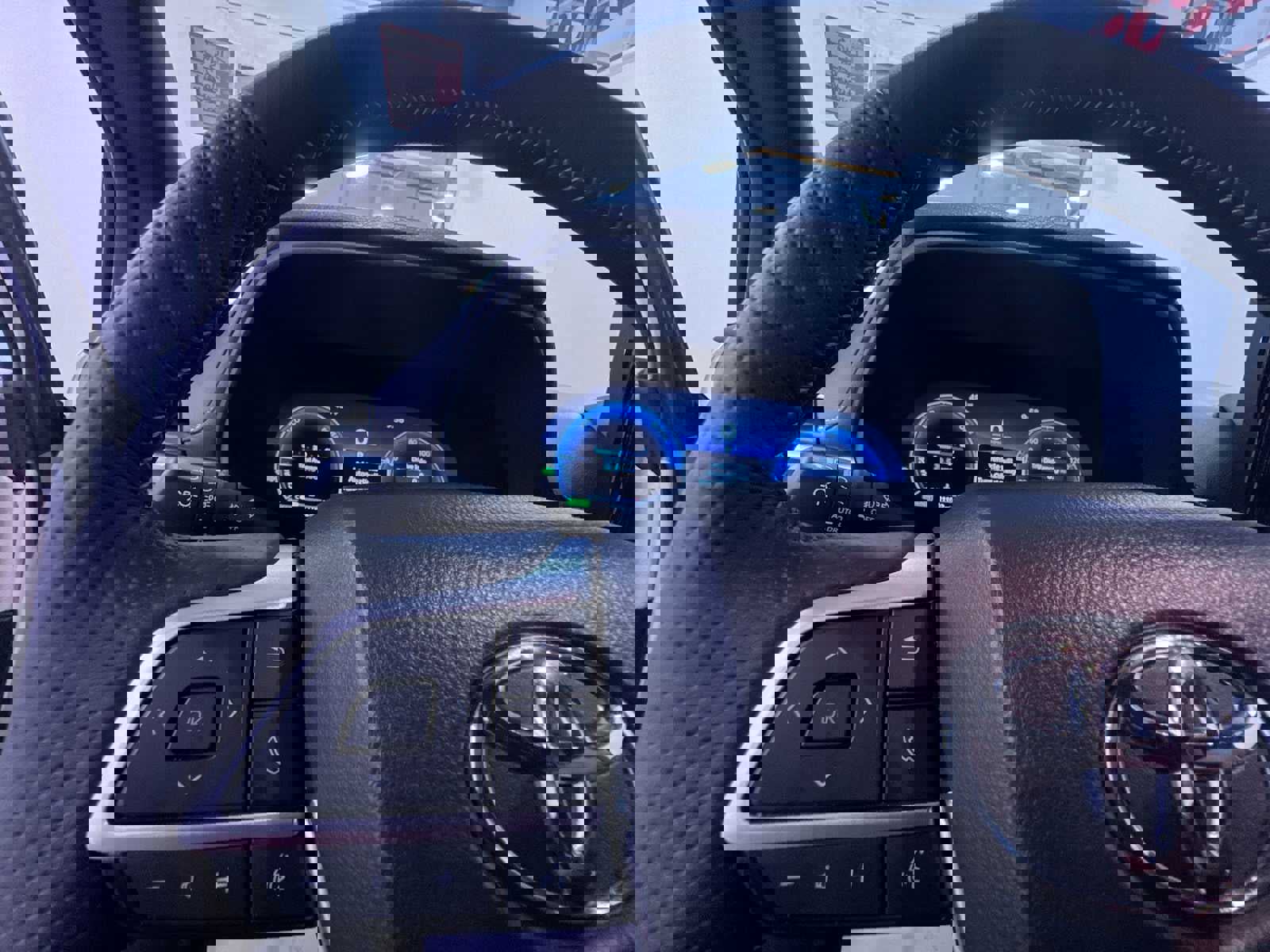 Used 2025 Toyota Sienna Limited image 20