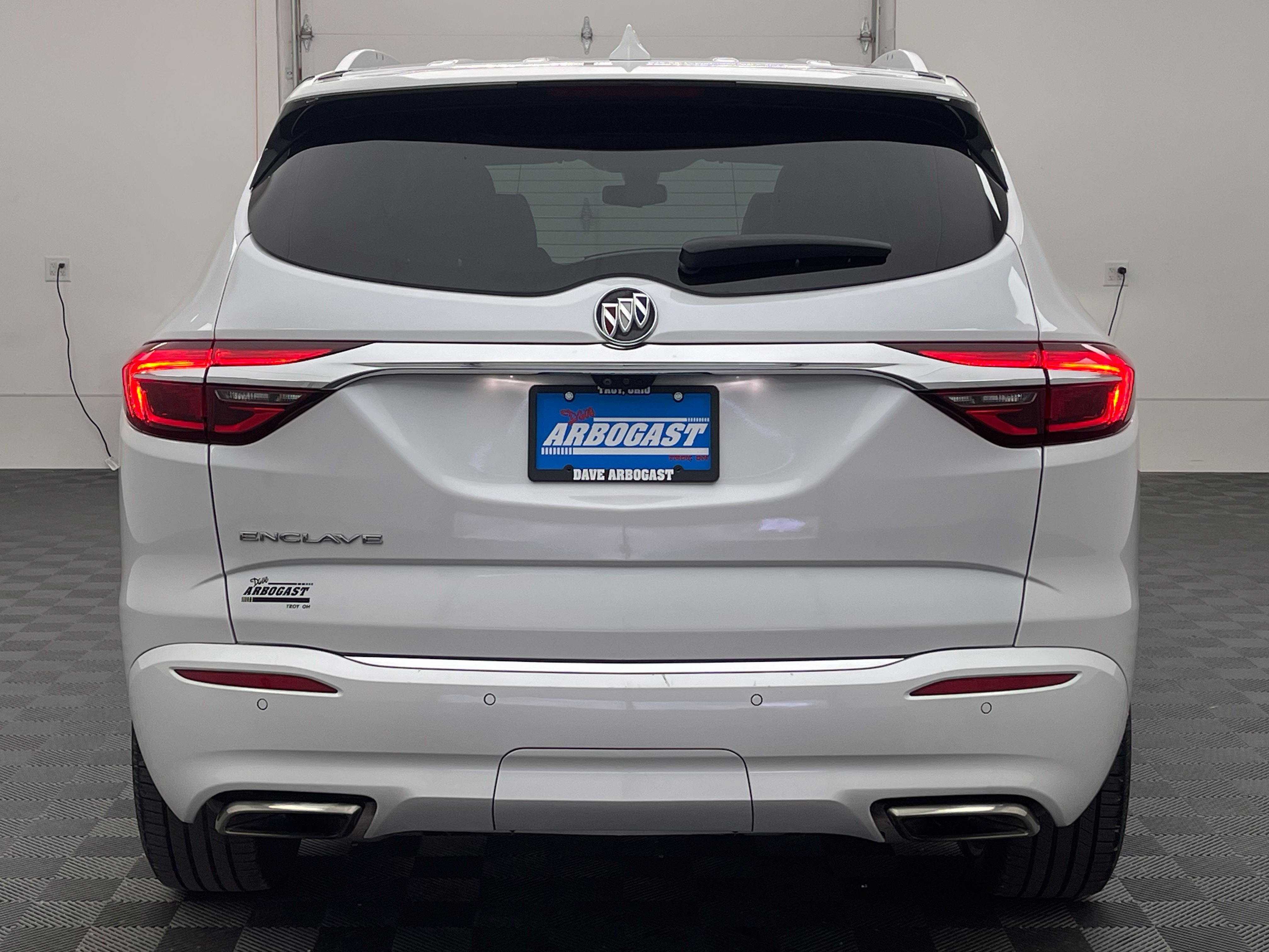 Used 2020 Buick Enclave Avenir w/ Avenir Technology Package FWD image 10