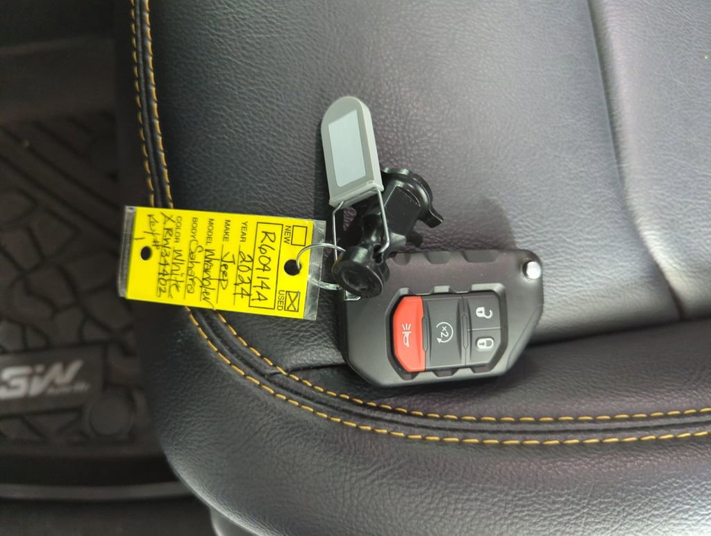 Used 2024 Jeep Wrangler Sahara image 22