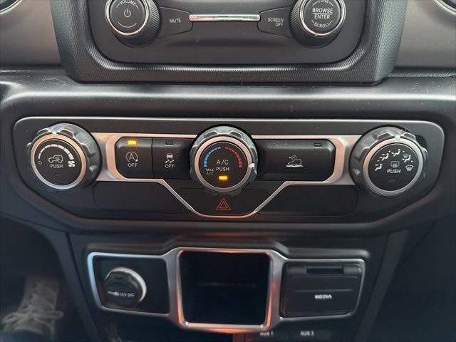 Used 2021 Jeep Gladiator Sport AWD/4WD image 22