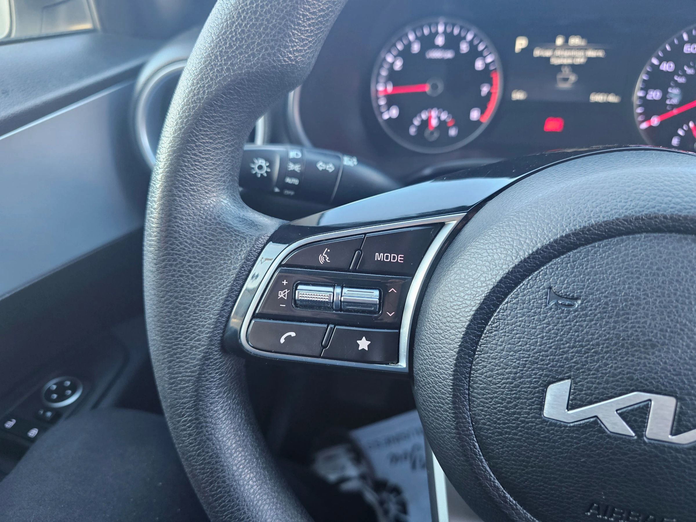 Used 2023 Kia Forte LXS w/ LXS Technology Package FWD image 18