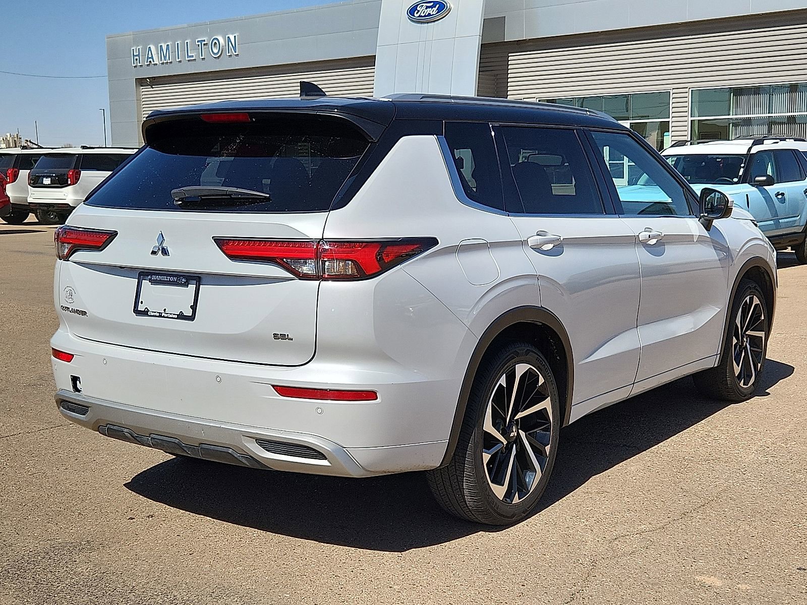 Used 2024 Mitsubishi Outlander SEL image 3