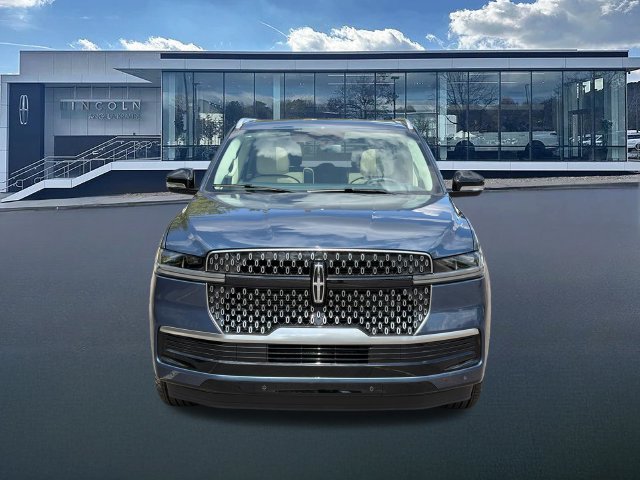 New 2027 Lincoln Navigator L Reserve AWD/4WD image 2