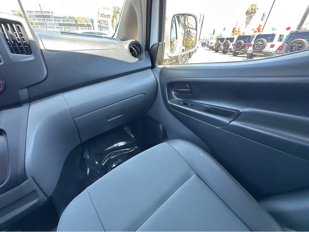 Used 2020 Nissan NV200 SV w/ Back Door Glass Package FWD image 17