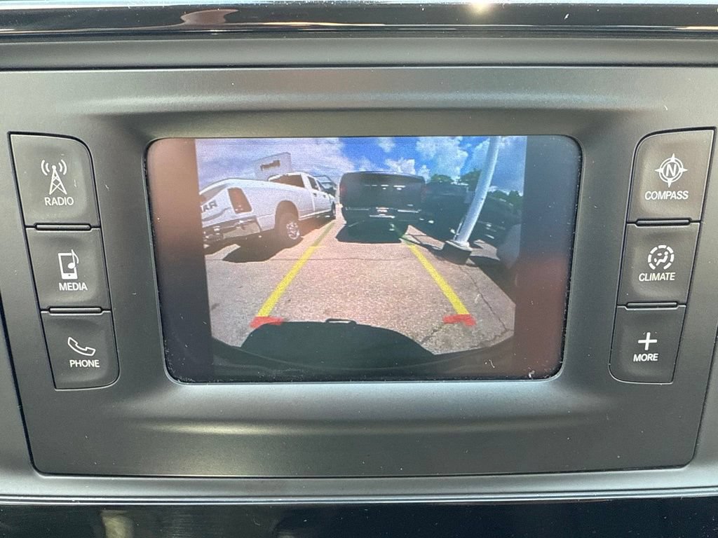 Used 2017 Chrysler Pacifica Touring FWD image 27