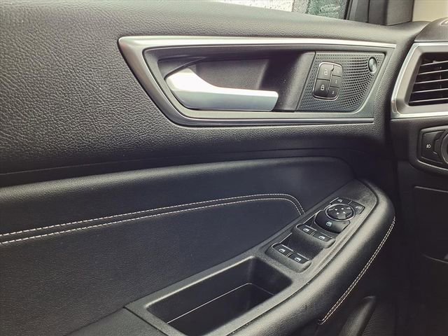 Used 2024 Ford Edge Titanium image 18