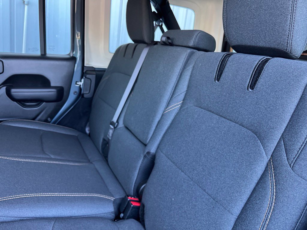 Used 2024 Jeep Wrangler Unlimited w/ Convenience Group AWD/4WD image 38