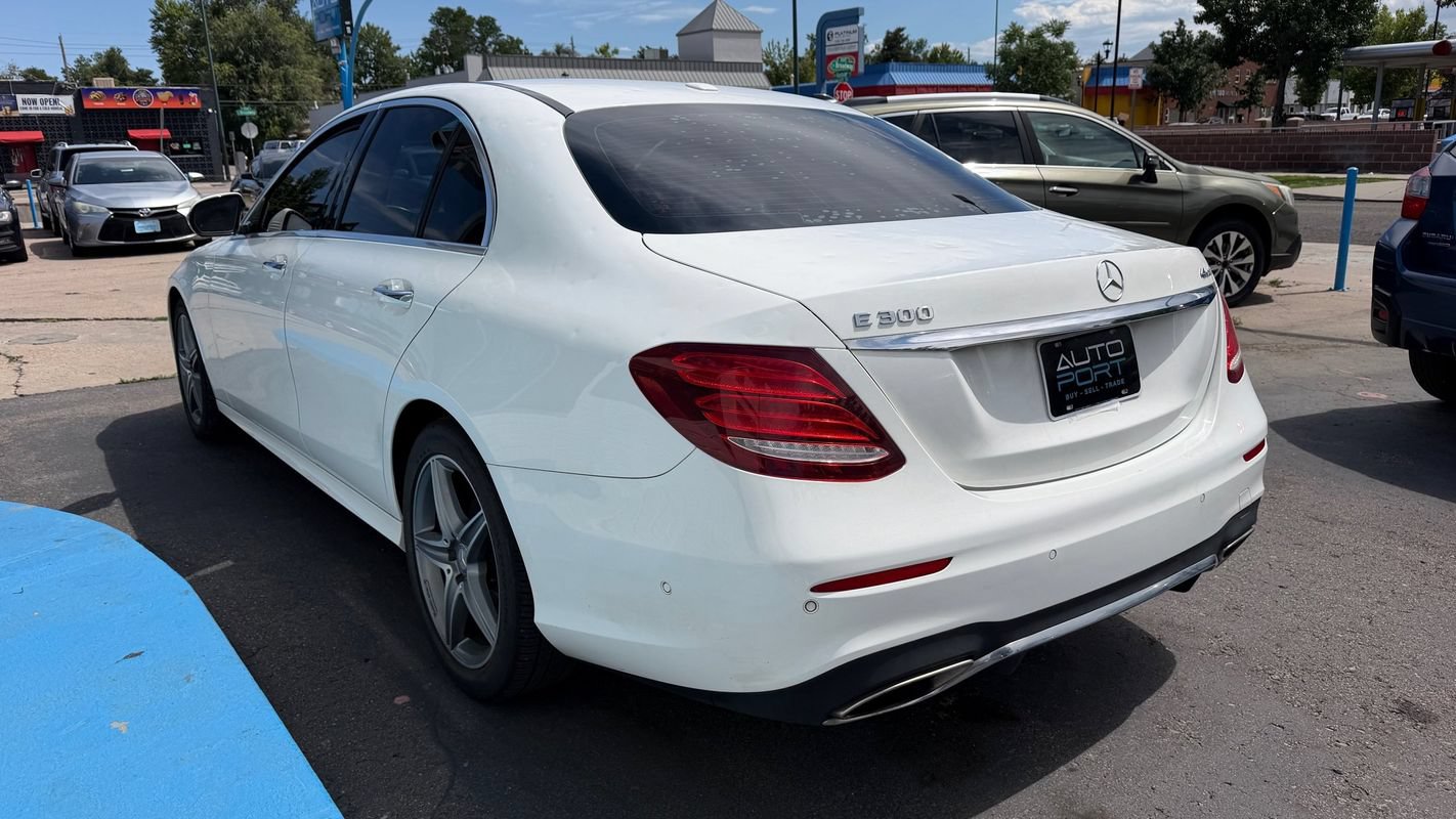 Used 2017 Mercedes-Benz E 300 4MATIC image 4
