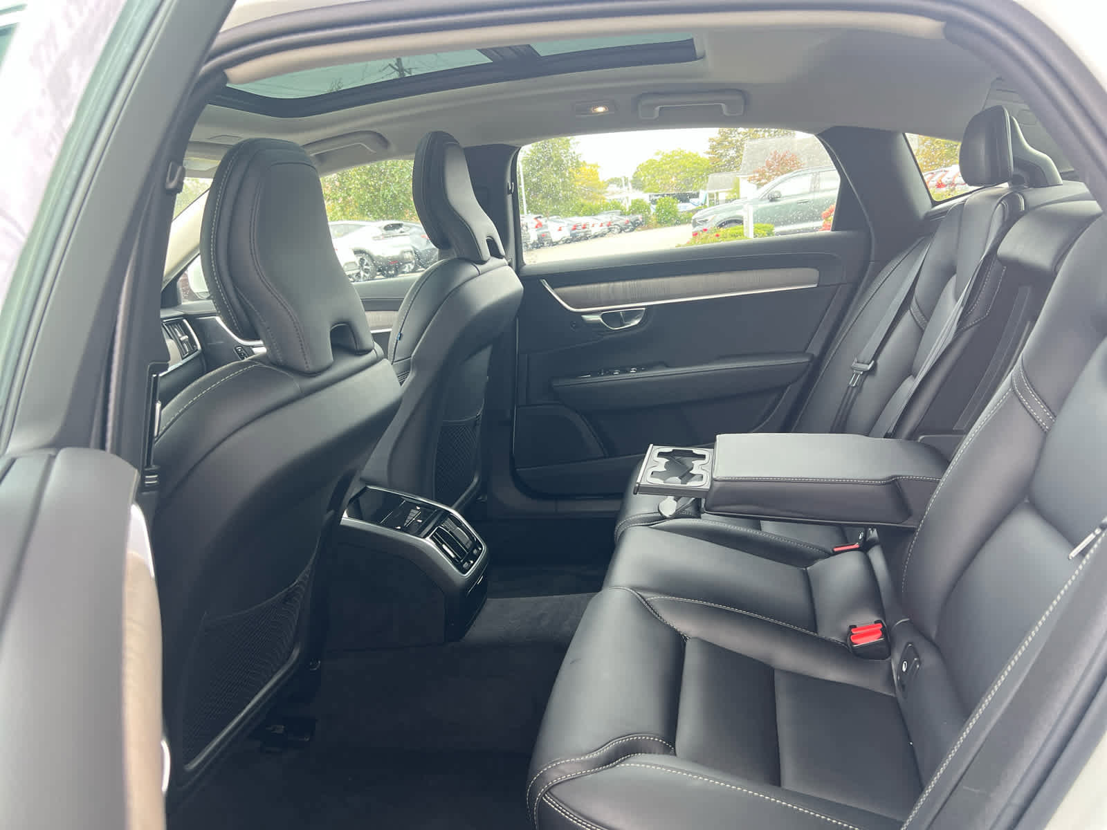 Certified 2022 Volvo S90 B6 Inscription w/ Advanced Package image 26