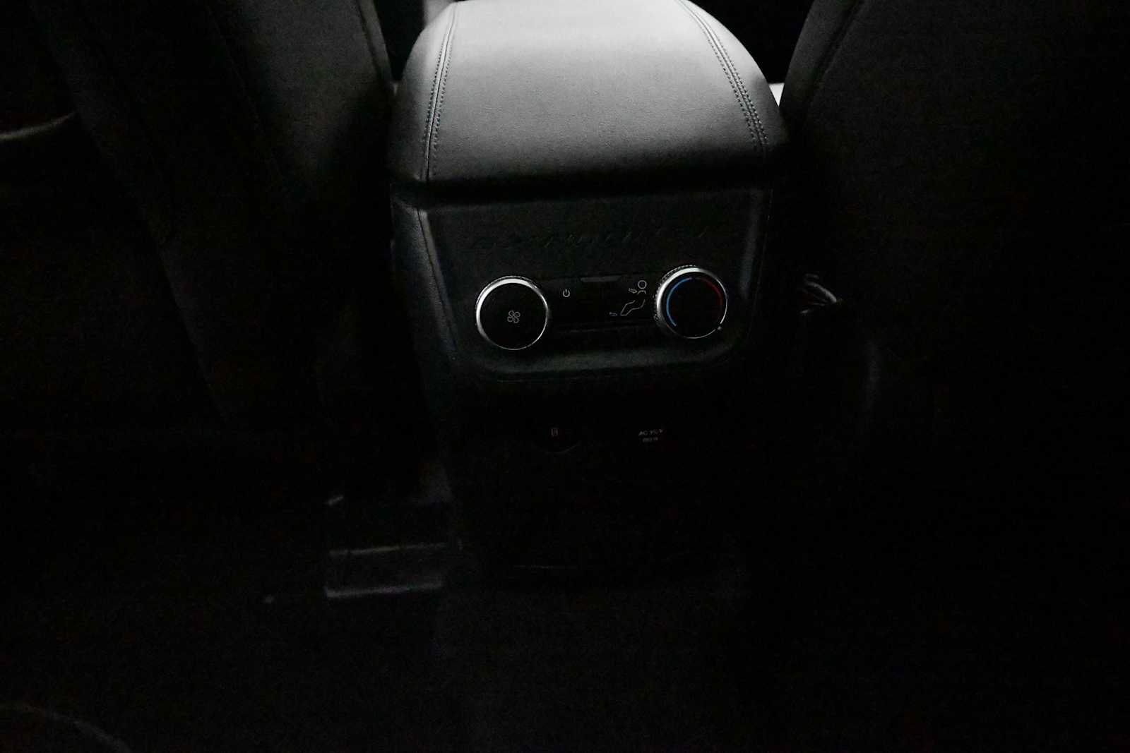 Used 2025 Ford Explorer Platinum RWD image 25
