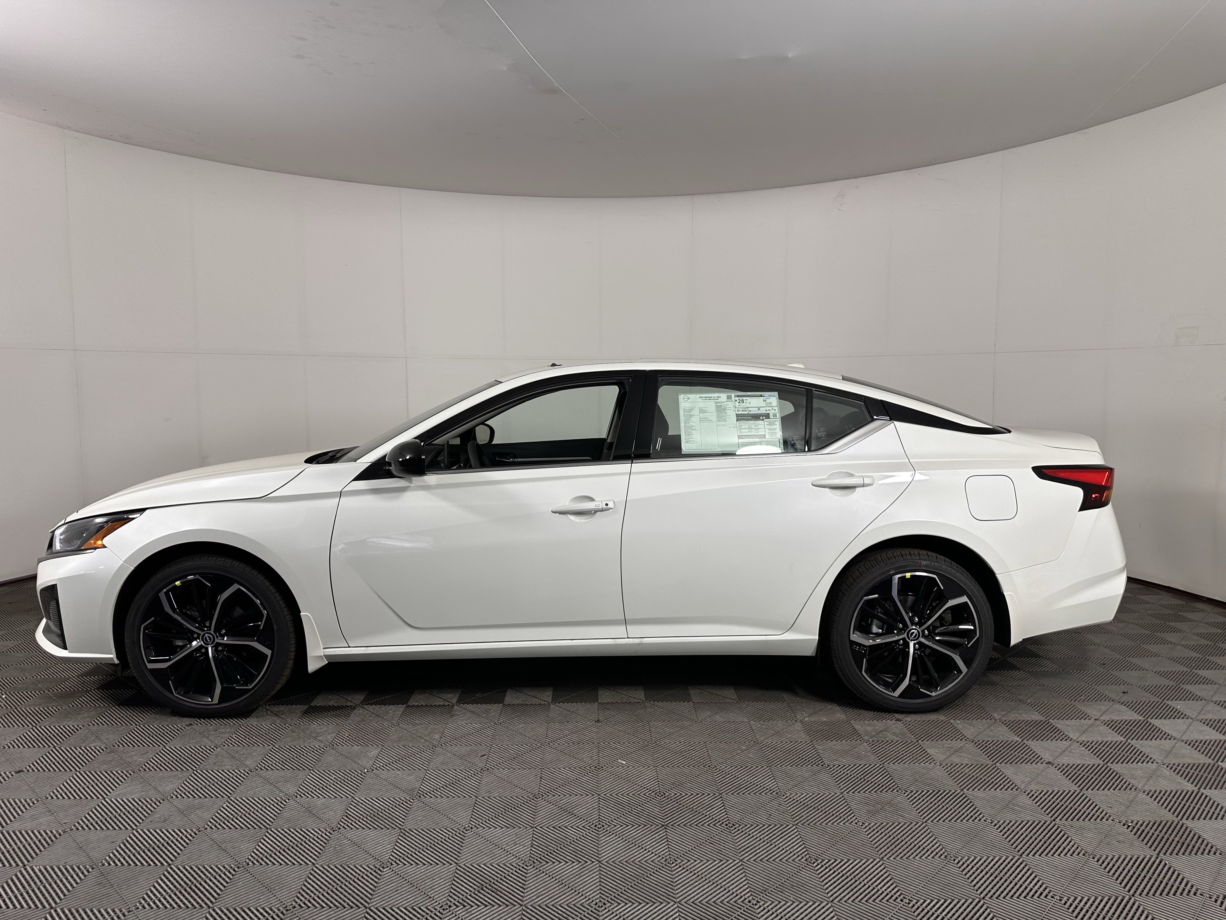 New 2025 Nissan Altima 2.5 SR w/ SR Premium Package image 12