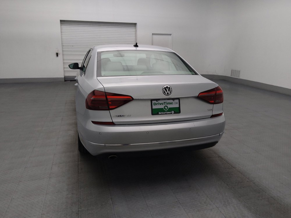 Used 2018 Volkswagen Passat 2.0T SE FWD image 6