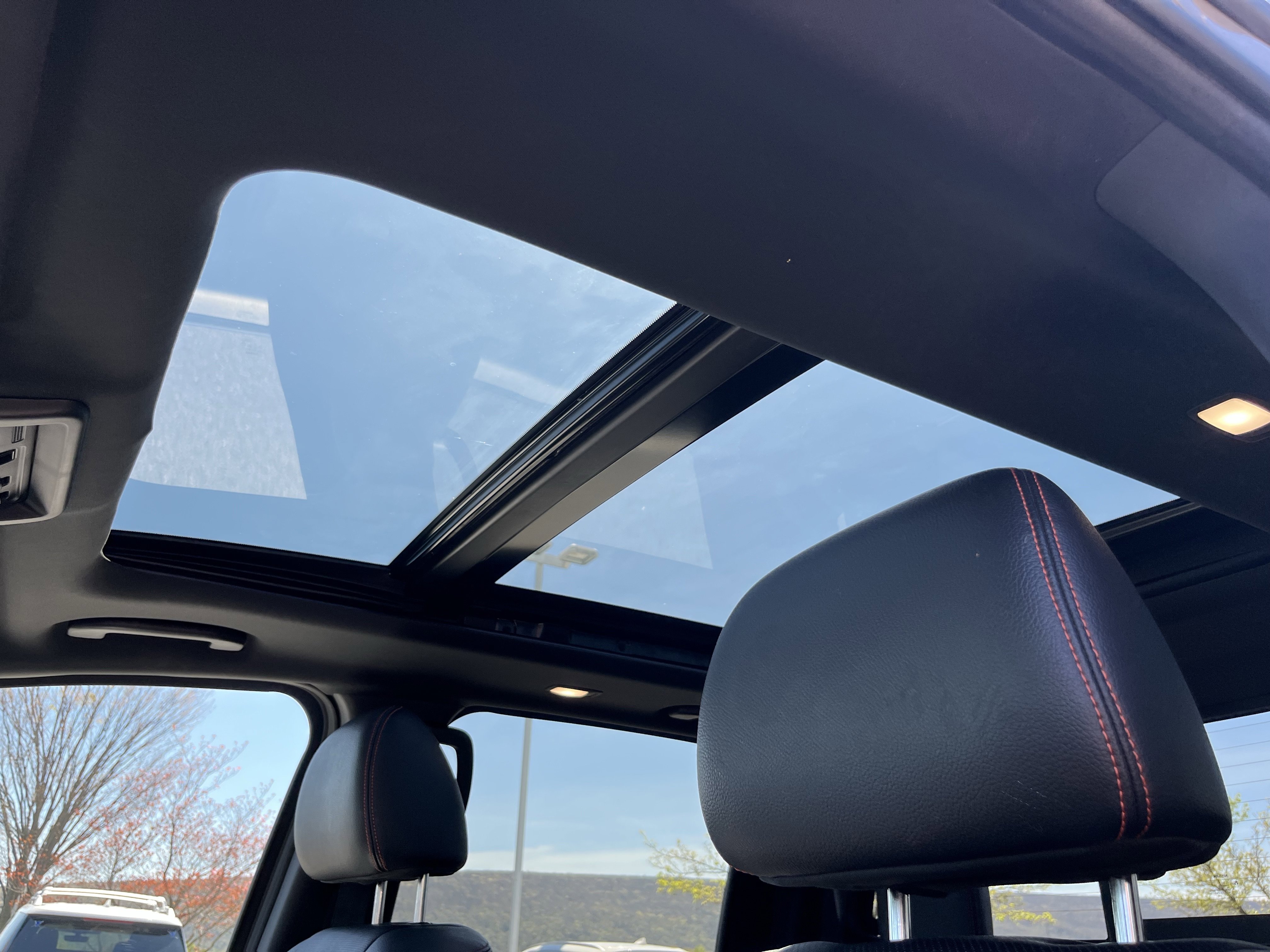 Used 2023 Nissan Titan PRO-4X w/ Pro-4x Convenience Package AWD/4WD image 22