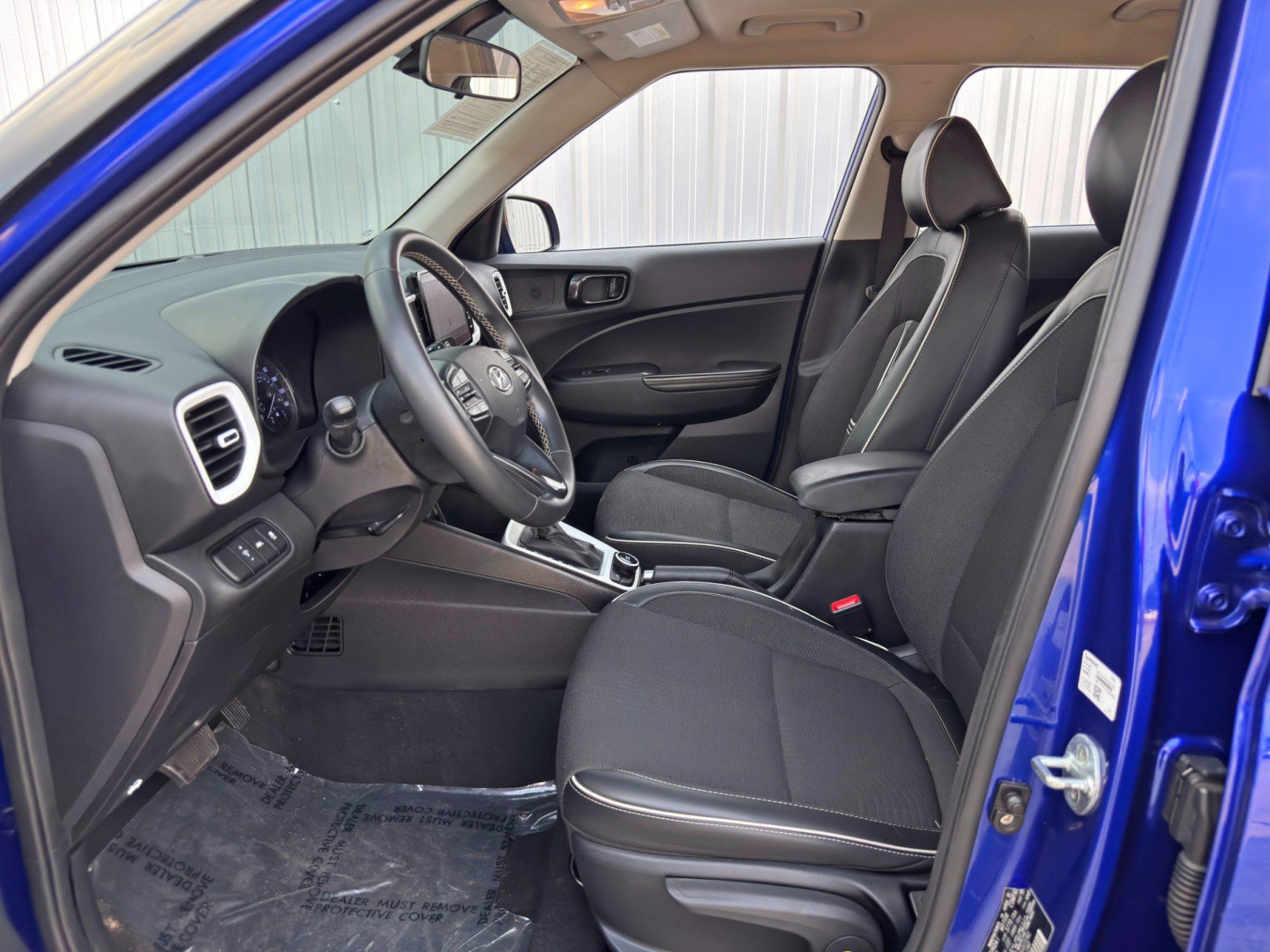 Used 2022 Hyundai Venue Limited w/ Cargo Package image 15