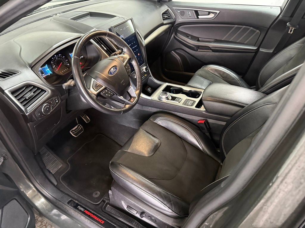Certified 2022 Ford Edge ST w/ Equipment Group 401A image 3