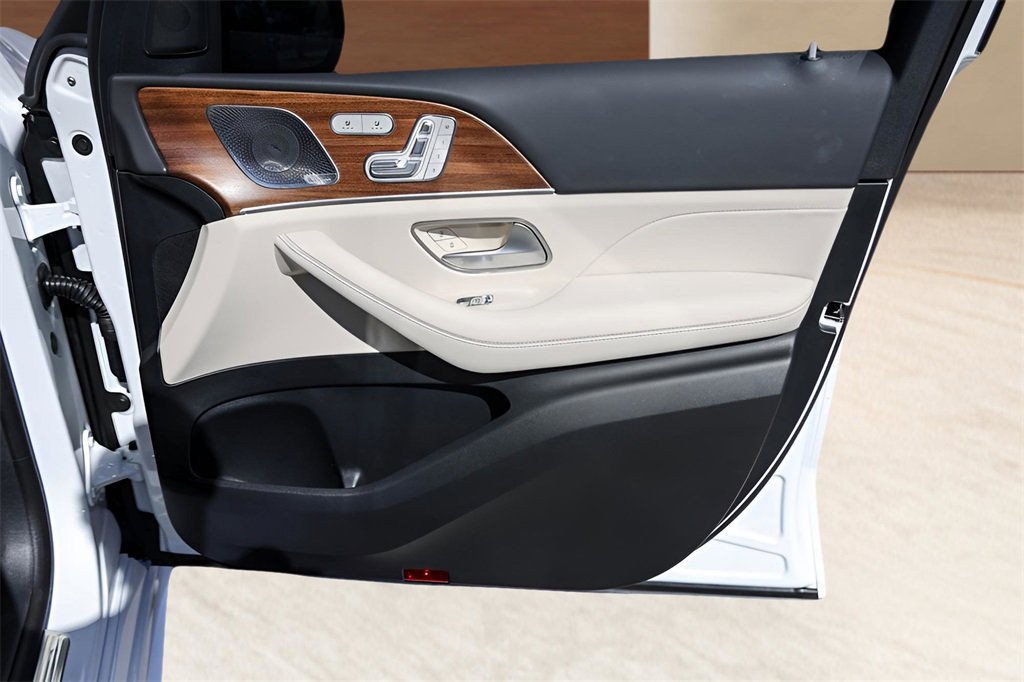 Used 2025 Mercedes-Benz GLE 350 4MATIC image 28