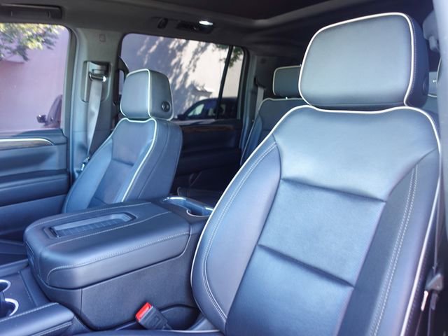 Used 2024 Chevrolet Suburban Premier image 24