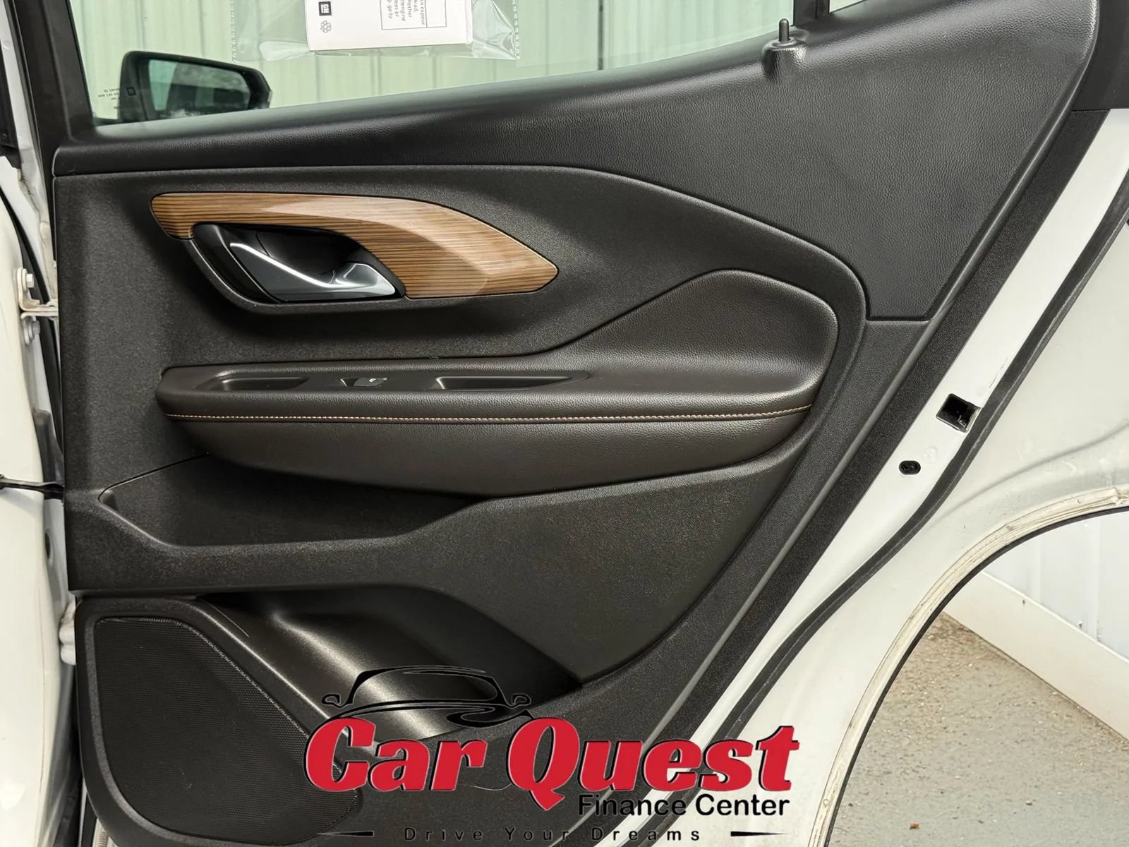 Used 2018 GMC Terrain SLE w/ Driver Convenience Package FWD image 16