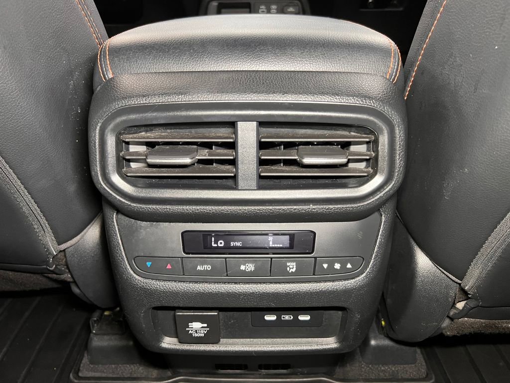 Used 2025 Honda Pilot TrailSport image 23
