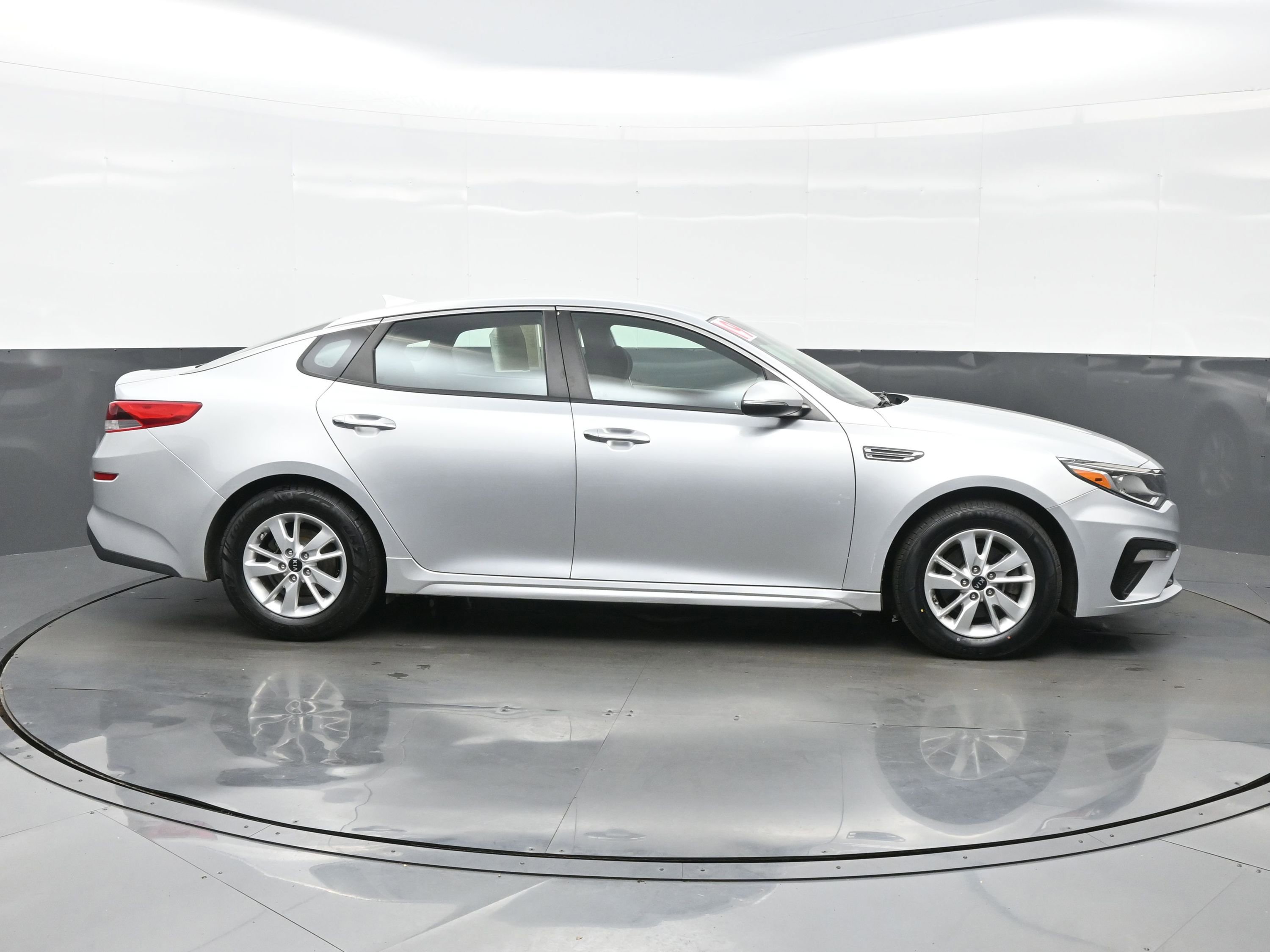 Used 2019 Kia Optima LX image 7