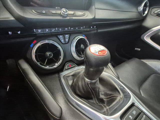Used 2016 Chevrolet Camaro SS RWD image 12
