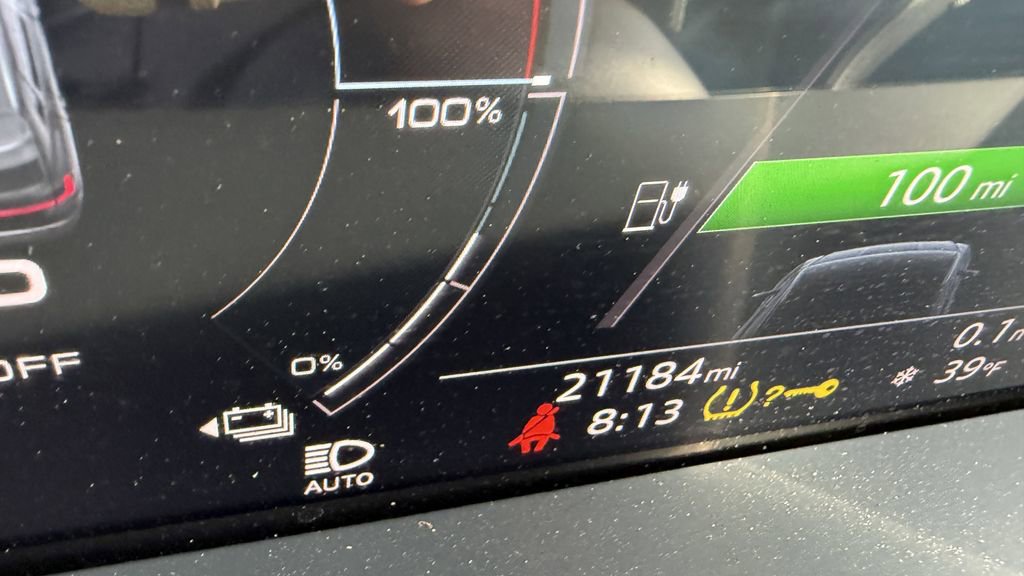 Used 2022 Audi e-tron Premium w/ Convenience Plus Package image 4