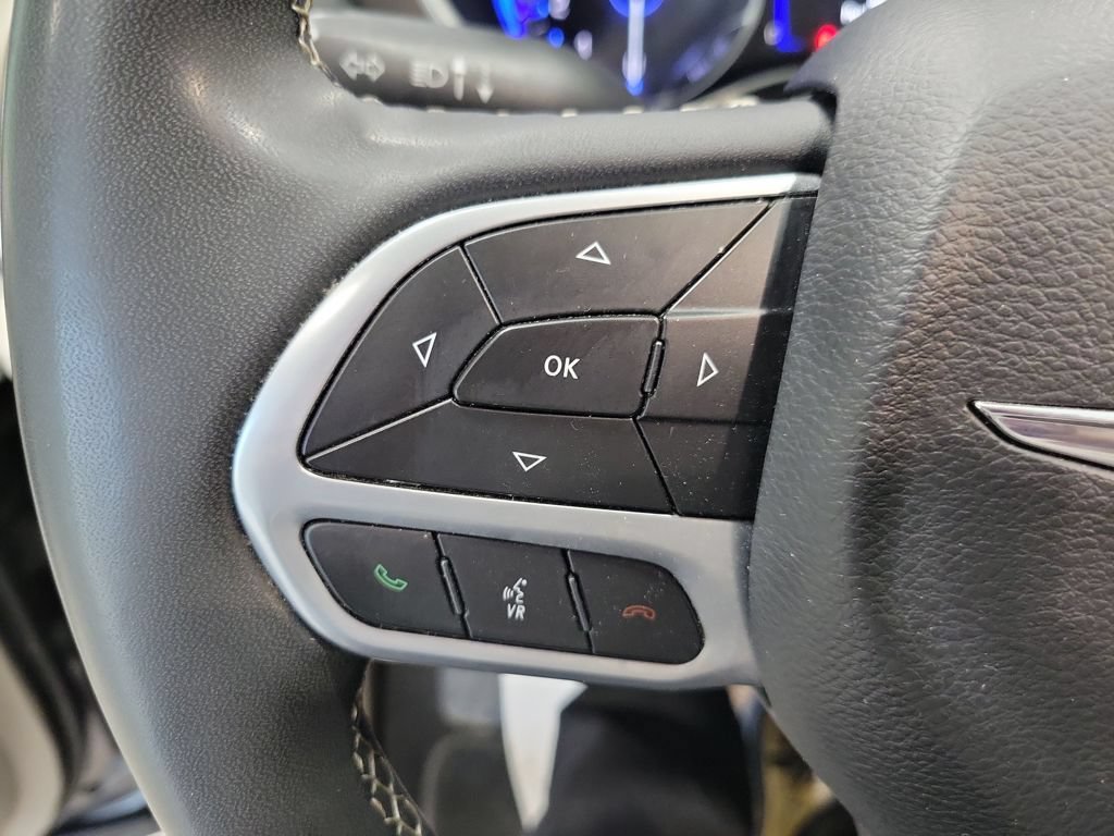 Used 2023 Chrysler Voyager LX FWD image 39
