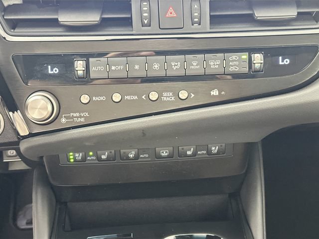 Used 2025 Lexus ES 300h w/ Technology Package FWD image 15