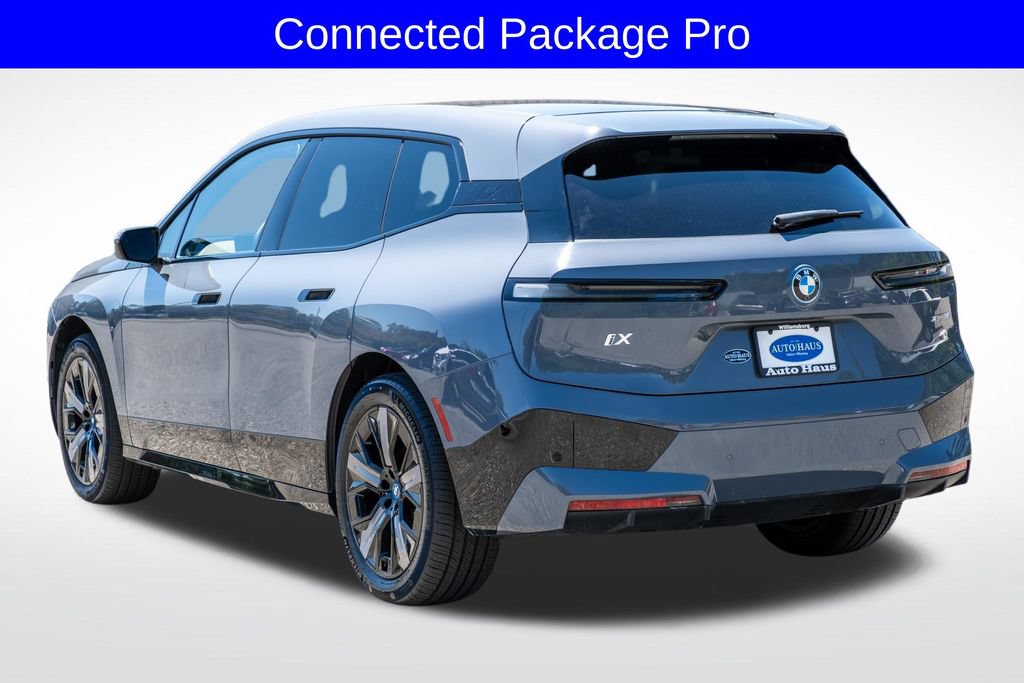 Used 2023 BMW iX xDrive50 w/ Sport Package AWD/4WD image 6