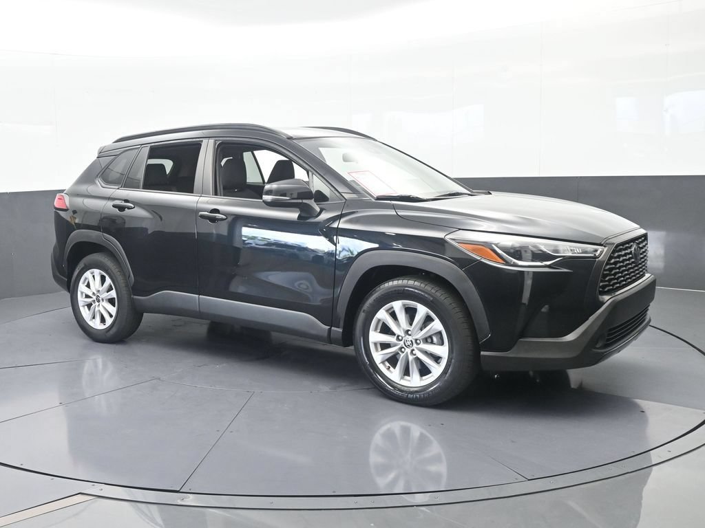 Used 2022 Toyota Corolla Cross LE w/ Moonroof Package FWD image 8