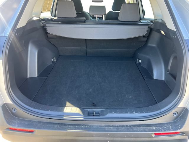 Used 2025 Toyota RAV4 XLE AWD/4WD image 19