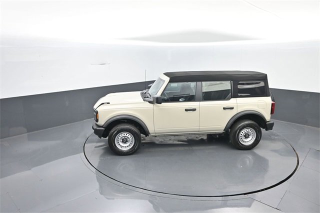 New 2025 Ford Bronco 4-Door image 21