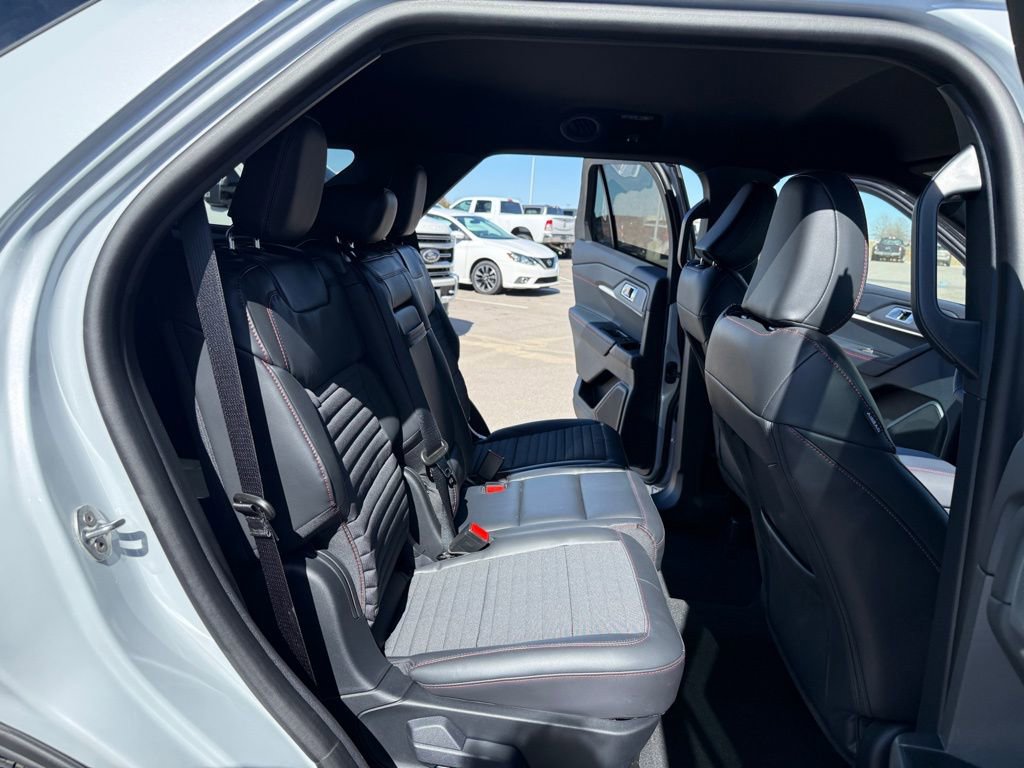 New 2026 Ford Explorer ST-Line image 18