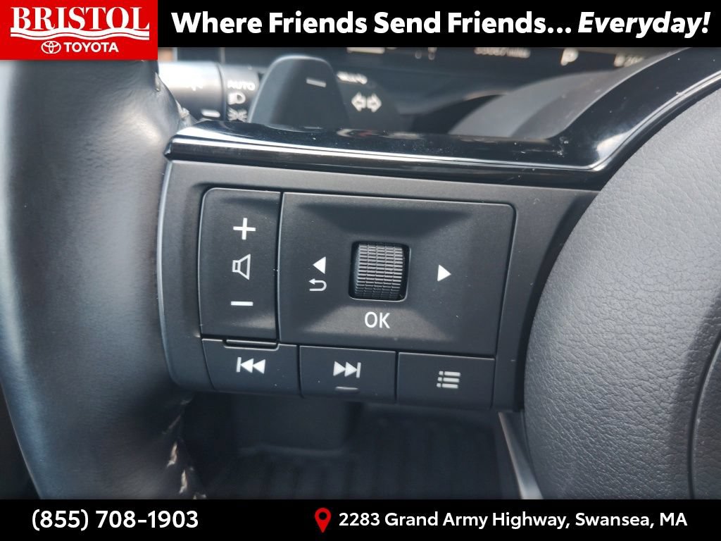 Used 2023 Nissan Pathfinder Platinum AWD/4WD image 31