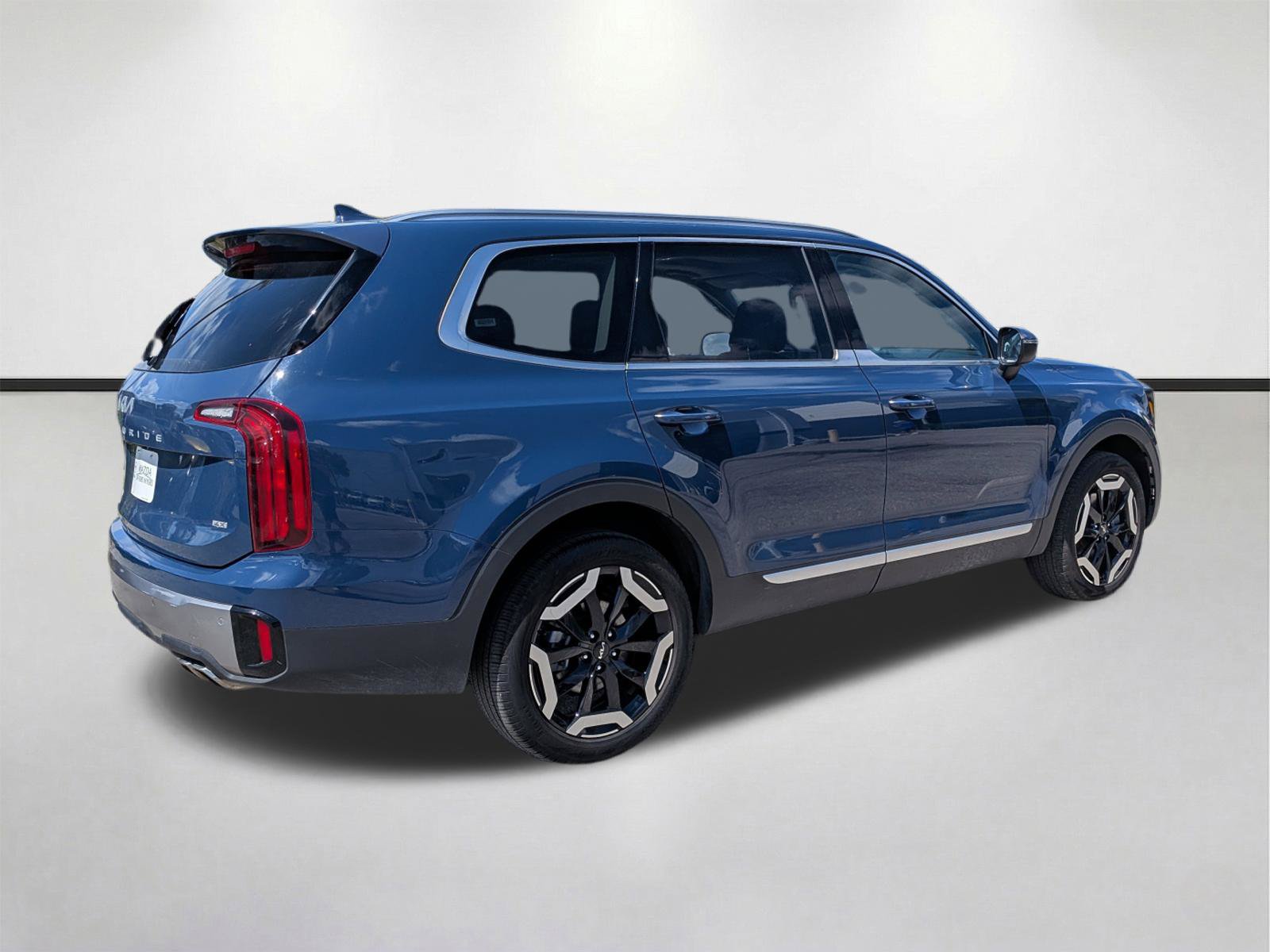 Used 2025 Kia Telluride S AWD/4WD image 4