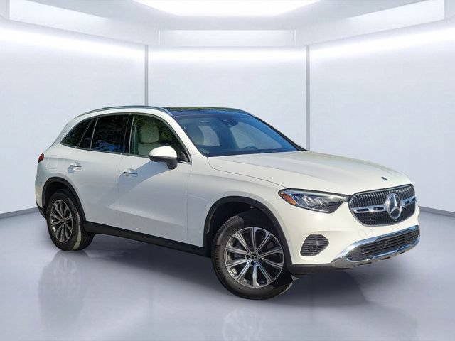 Used 2025 Mercedes-Benz GLC 300 image 1