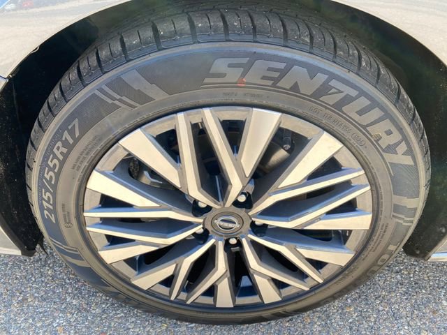 Used 2024 Nissan Altima 2.5 SV FWD image 23