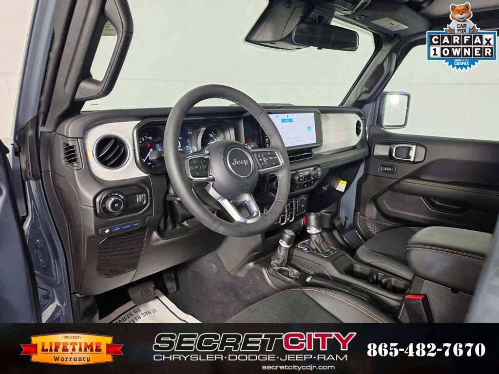 Used 2025 Jeep Wrangler Sahara 4xe image 11