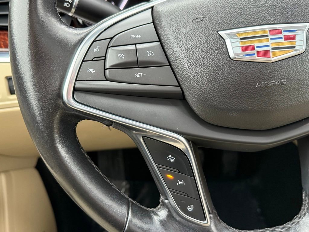 Used 2018 Cadillac XT5 Luxury w/ Driver Awareness Package image 32