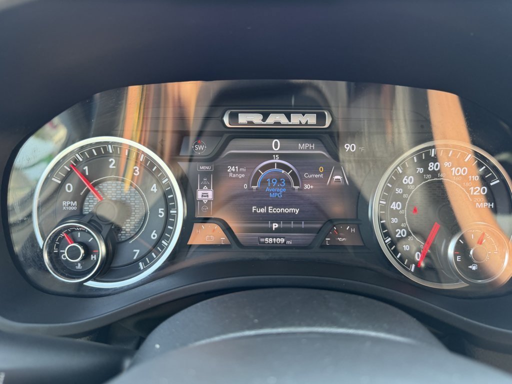 Used 2025 RAM 1500 Laramie AWD/4WD image 18